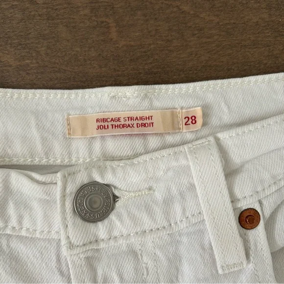 Levi’s Ribcage Straight Jean - Picture 5 of 13